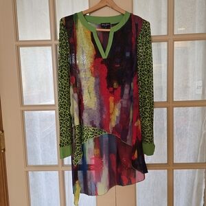Become HER in This Multicolor Tunic with Green Leopard Accents